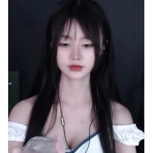 虎牙萌夏茉福利合集13V90G，专业Coser姐姐好凶！