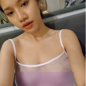 Onlyfans钢牙妹自拍视频81部1G精品合集太会玩了