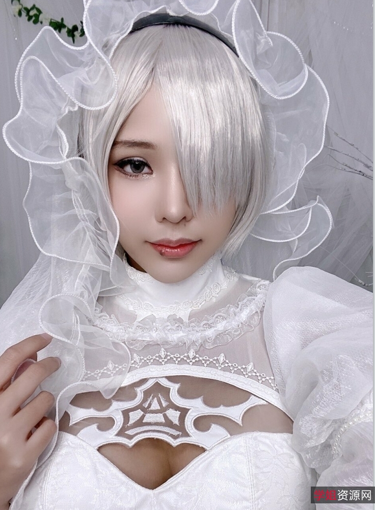 OnlyFans嫩妹minichu资源210v54.3g白净匀称动态十足