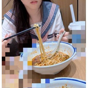 海角妹子小表妹户外互动视频合集10部1.59G，汗珠白颈磨红天然爽滑