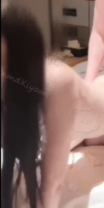 推特懒得梨泥高颜值反差少女与男友互动合集1部1.5G