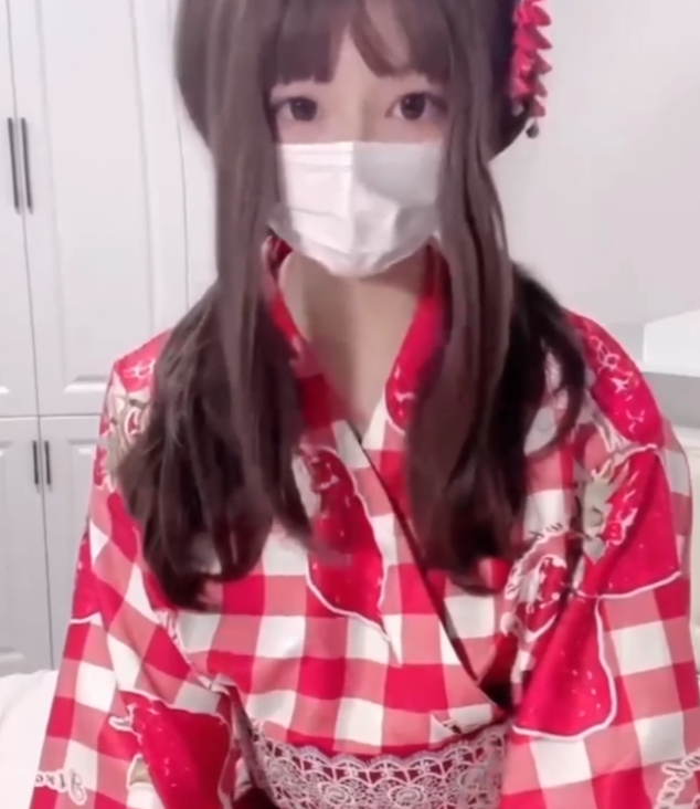 小晗猫cos合集10部1.2G好想要哥哥的不明液