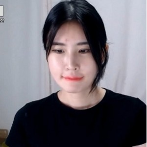 韩国主播ekgp蜜桃臀健身特辑10V17.4G弹力十足