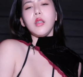 推特Nina倪娜三种极致换装视频1部404M黑丝杀疯了