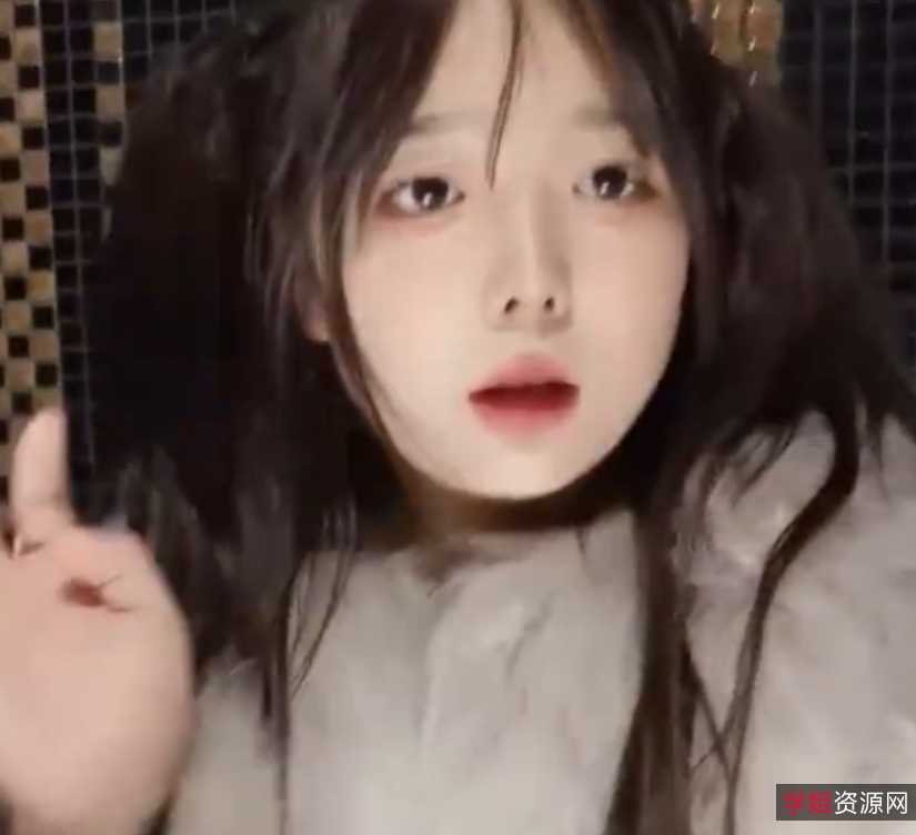 推特小包子私密视频合集7部1.16G太诱人