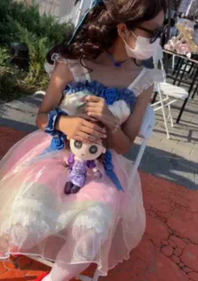 小柔白丝抄底绝密视频多部80M推特展示