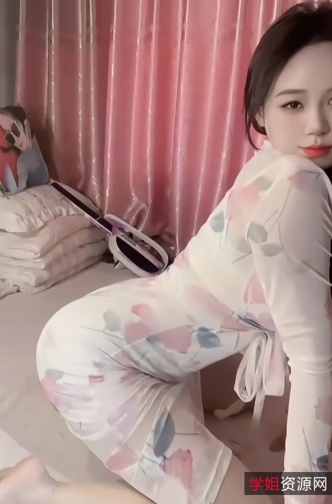 QQ小黄鱼鱼热舞视频10部708M圆润诱惑