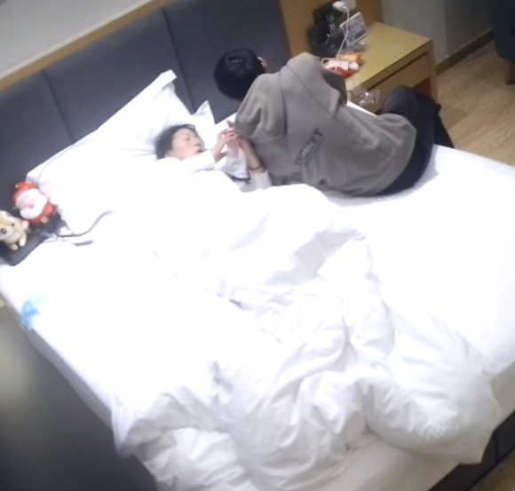 天眼酒店圣诞跨年珍藏版9V合集3.6G高冷反差盛宴